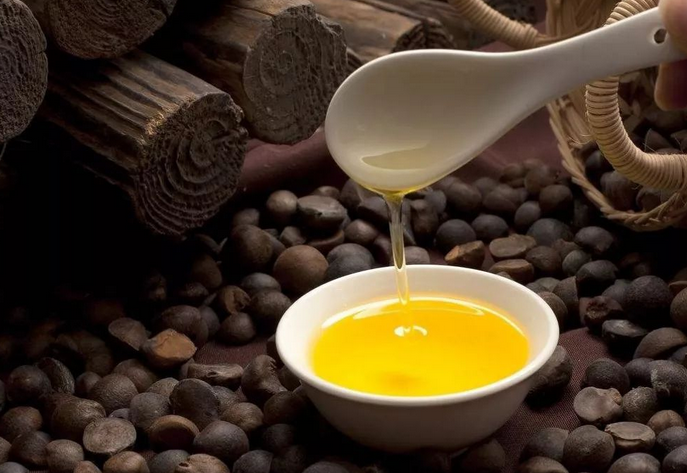 企鵝牌茶籽油雙螺桿榨油機(jī)，用心制造獲得客戶認(rèn)可(圖1)