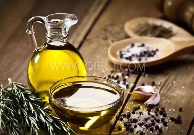 怎樣健康的選擇食用油？企鵝糧油機(jī)械為您簡(jiǎn)單講述(圖1)